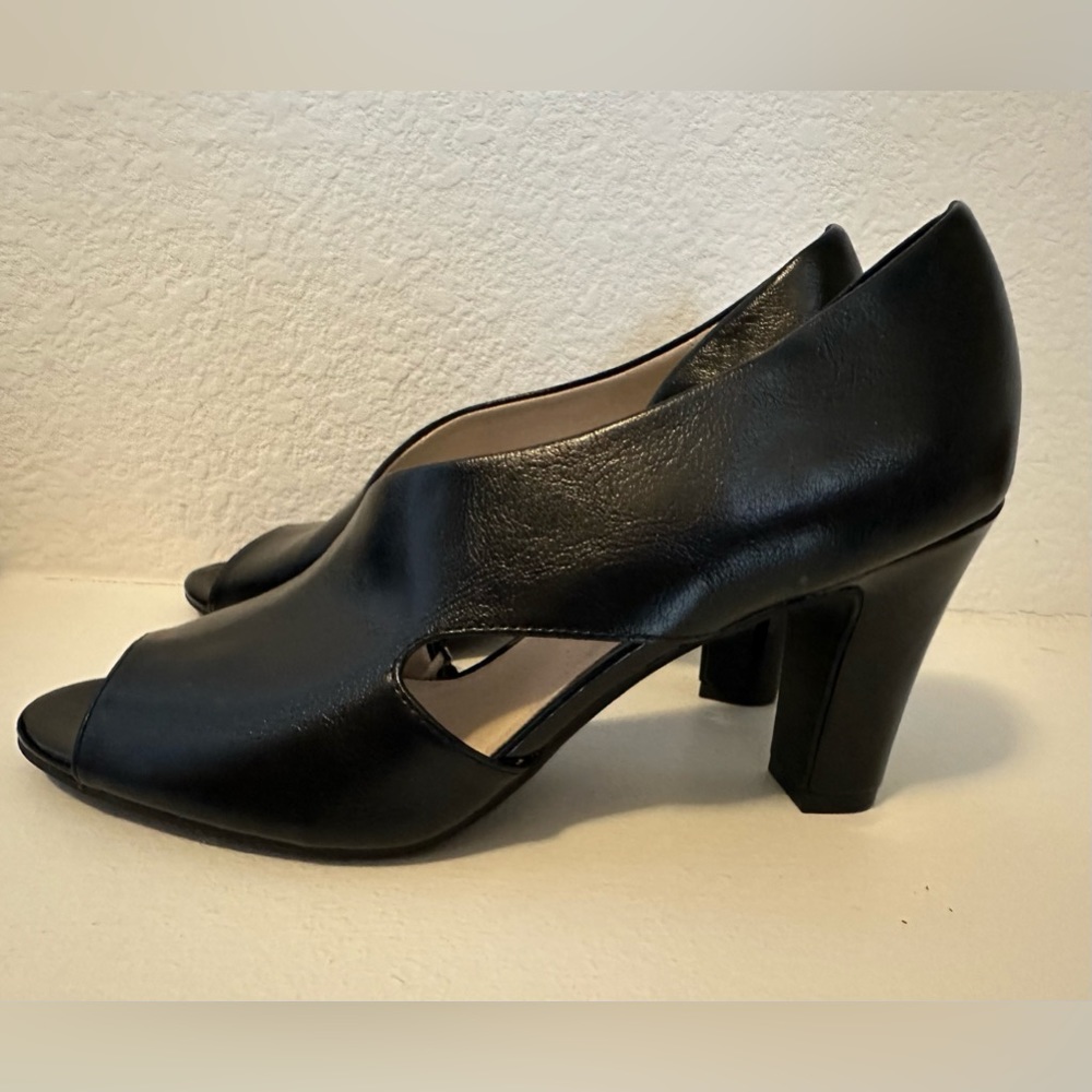 Women’s heels size 7.5
